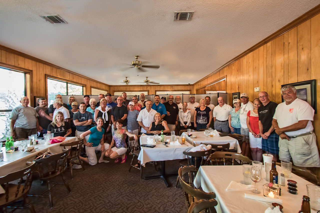 DinnerGroup5-16.jpg
